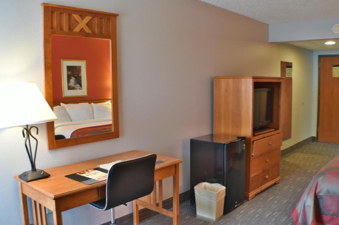 Ramada By Wyndham Sioux Falls Airport - Waterpark Resort & Event Center Экстерьер фото
