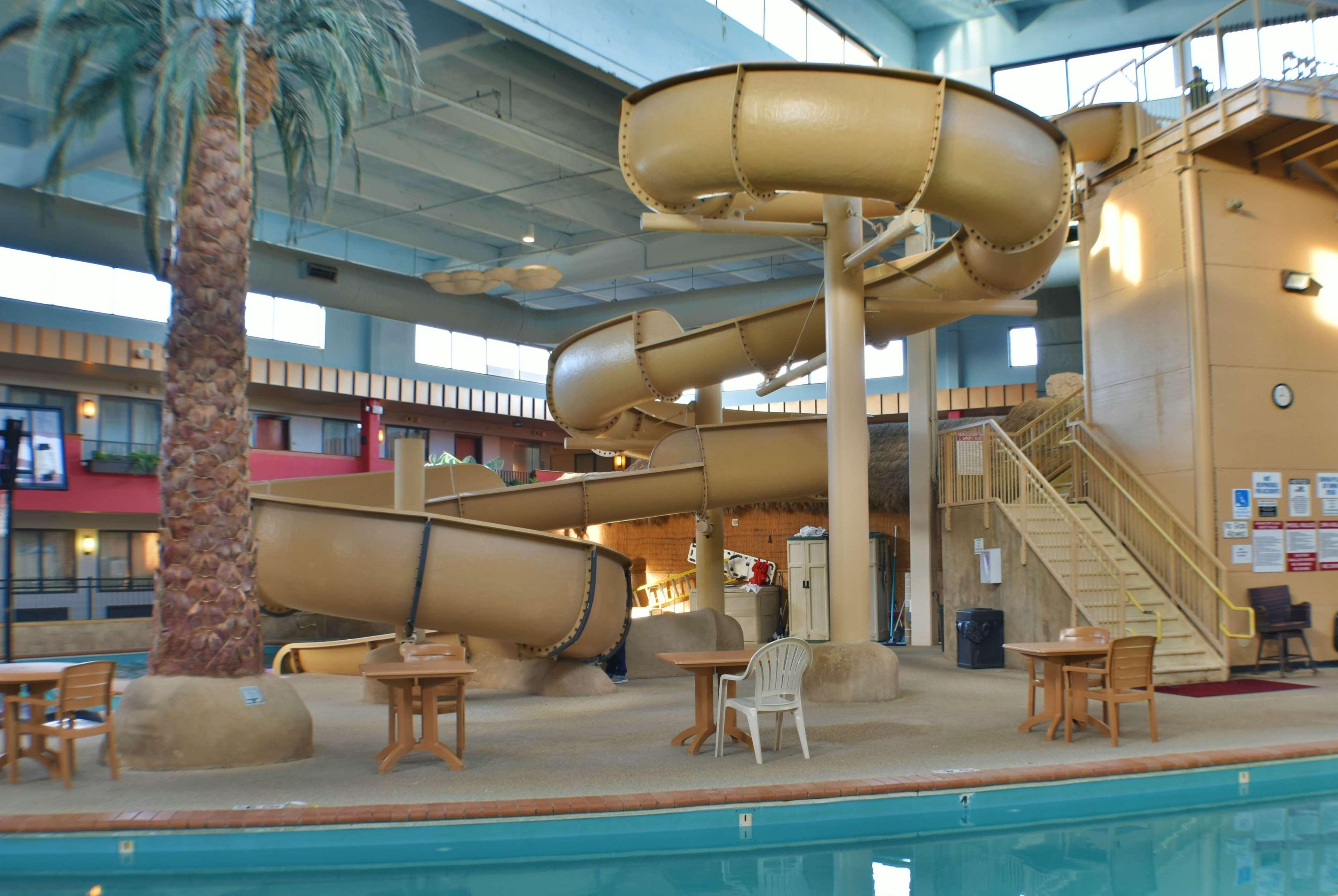 Ramada By Wyndham Sioux Falls Airport - Waterpark Resort & Event Center Экстерьер фото