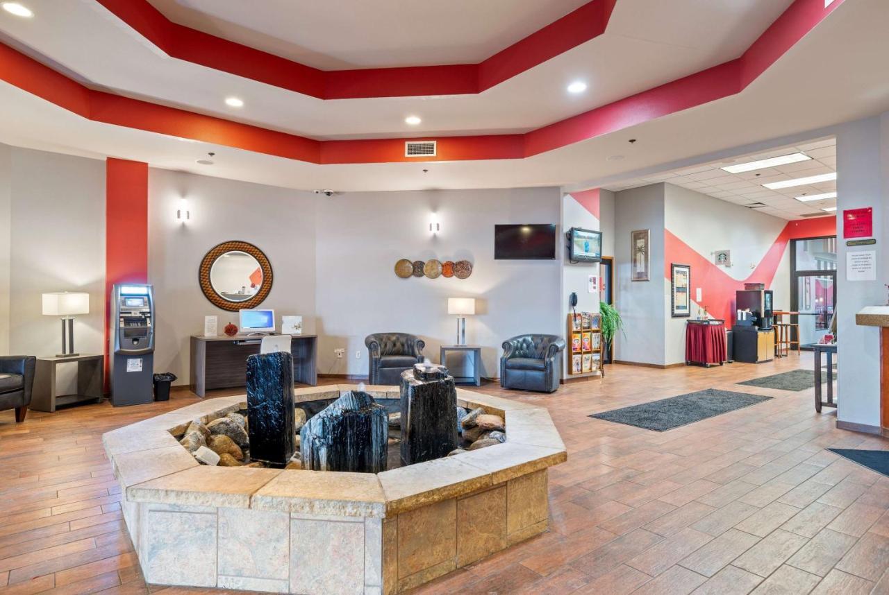 Ramada By Wyndham Sioux Falls Airport - Waterpark Resort & Event Center Экстерьер фото