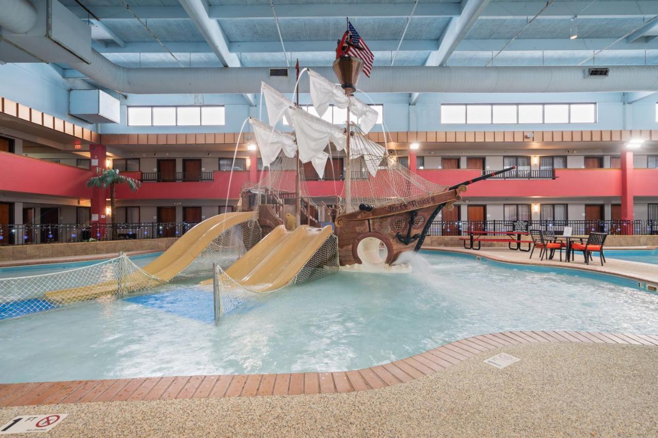 Ramada By Wyndham Sioux Falls Airport - Waterpark Resort & Event Center Экстерьер фото
