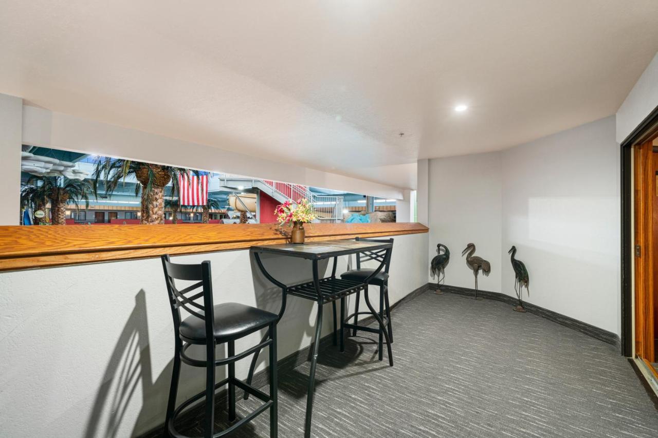 Ramada By Wyndham Sioux Falls Airport - Waterpark Resort & Event Center Экстерьер фото