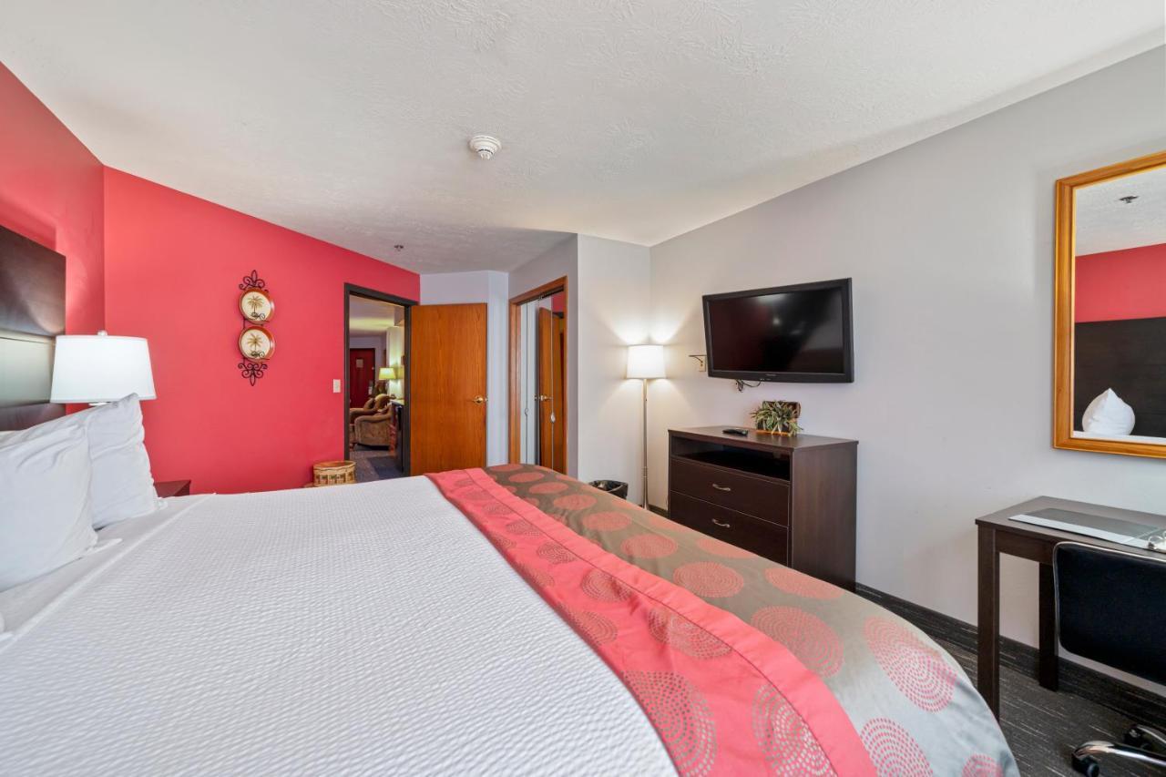 Ramada By Wyndham Sioux Falls Airport - Waterpark Resort & Event Center Экстерьер фото