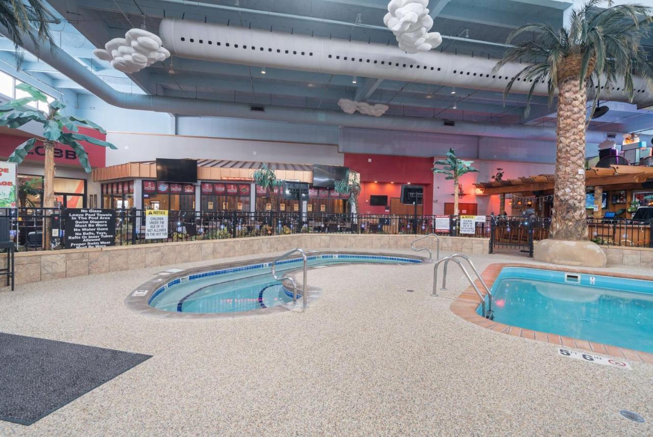 Ramada By Wyndham Sioux Falls Airport - Waterpark Resort & Event Center Экстерьер фото