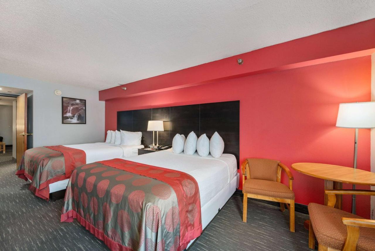 Ramada By Wyndham Sioux Falls Airport - Waterpark Resort & Event Center Экстерьер фото