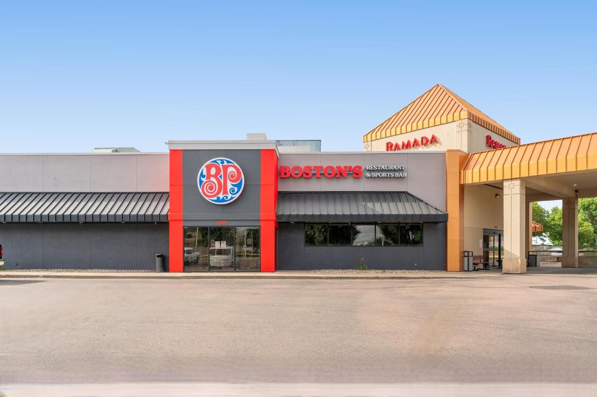 Ramada By Wyndham Sioux Falls Airport - Waterpark Resort & Event Center Экстерьер фото