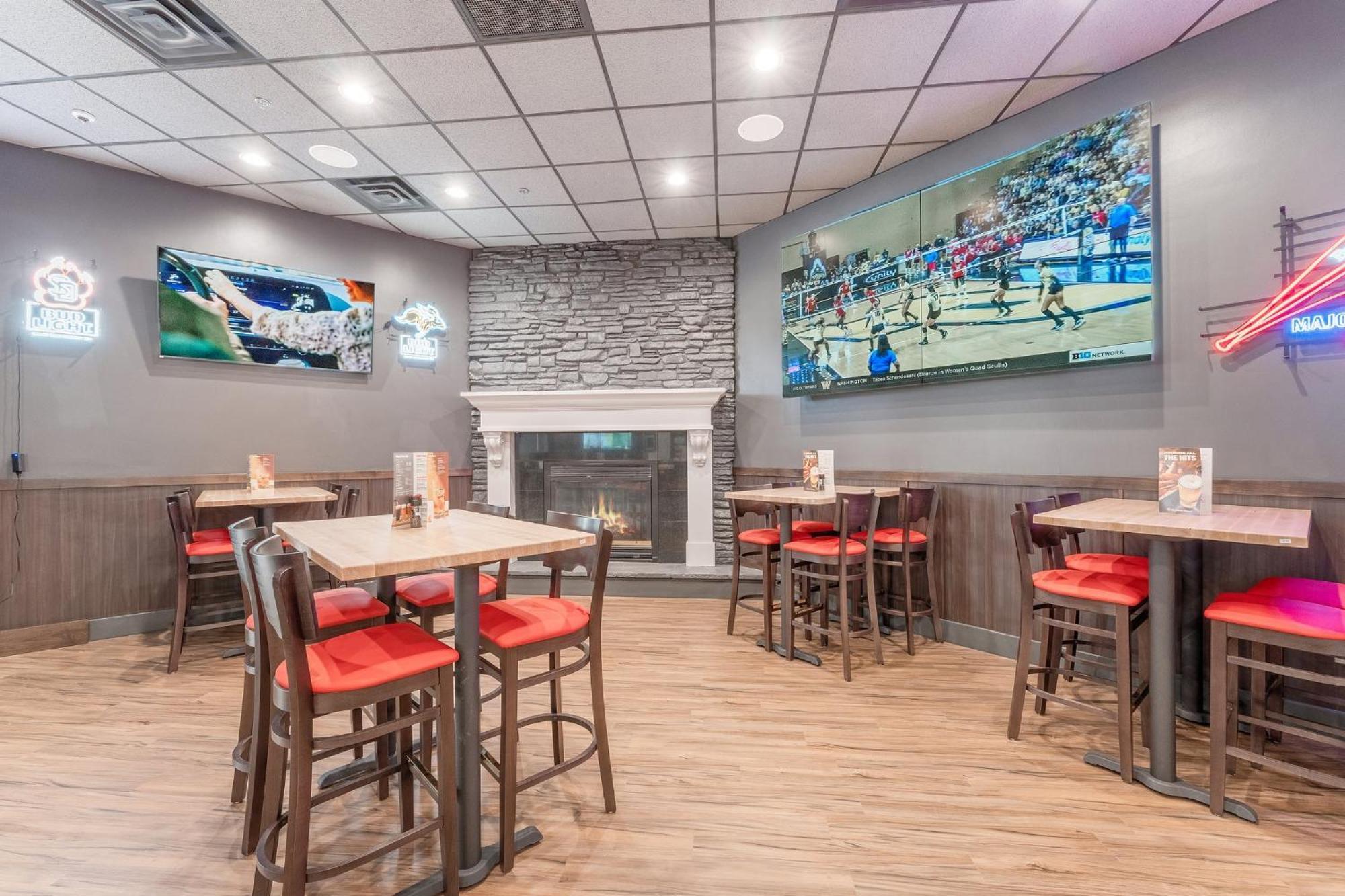Ramada By Wyndham Sioux Falls Airport - Waterpark Resort & Event Center Экстерьер фото