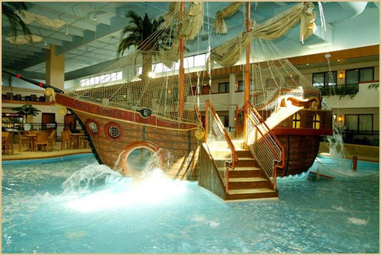 Ramada By Wyndham Sioux Falls Airport - Waterpark Resort & Event Center Экстерьер фото