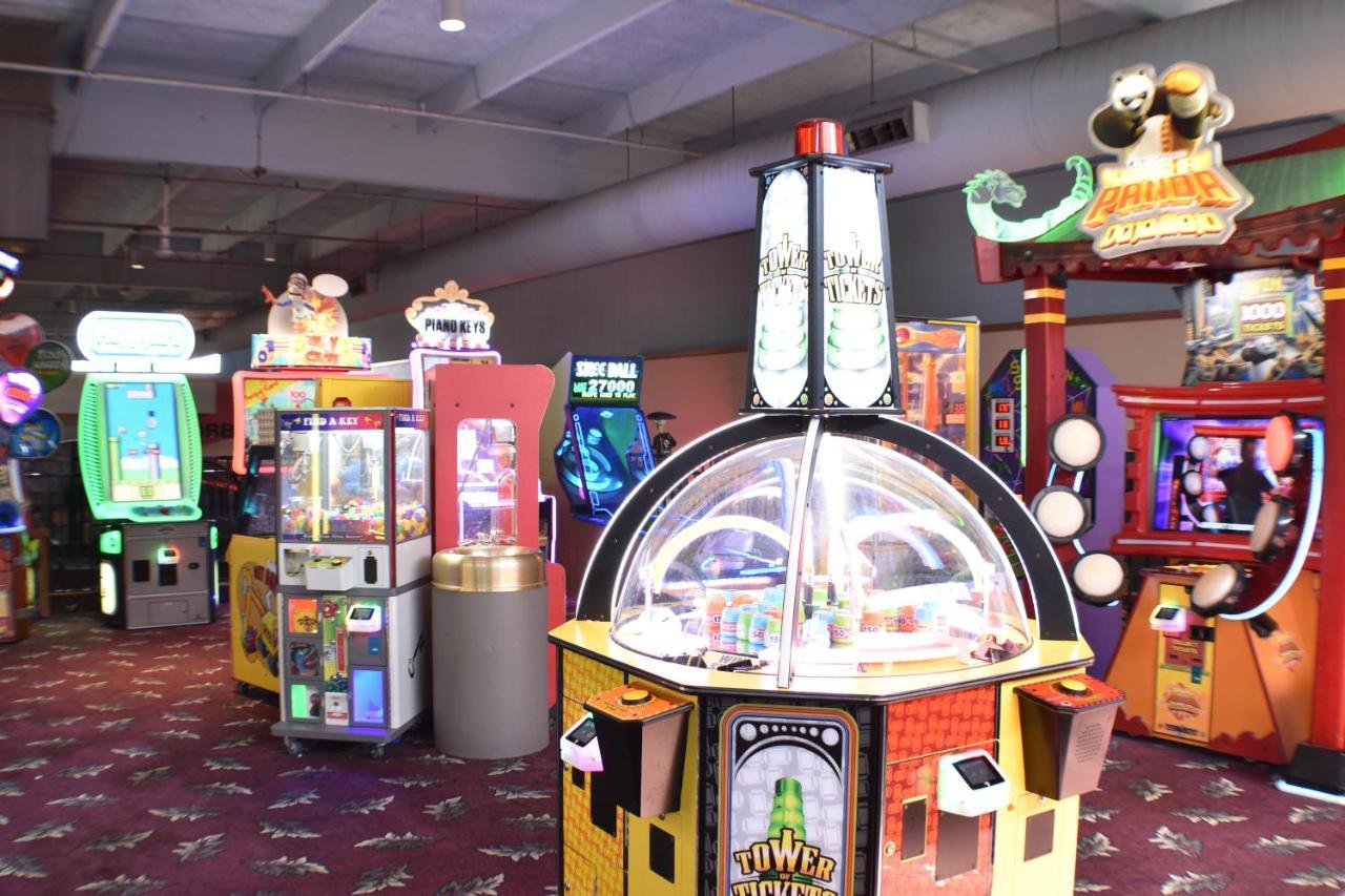 Ramada By Wyndham Sioux Falls Airport - Waterpark Resort & Event Center Экстерьер фото